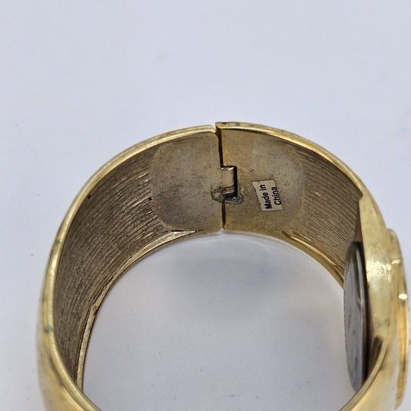 28MM Women's Gold Tone Hammered Cuff Watch Crystal Bezel 5.75" New Battery - Picture 11 of 13